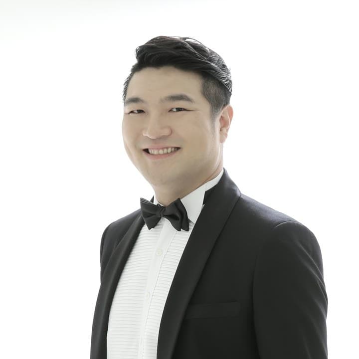 Yong Jae Lee, the parent and Senior Product Designer who builds and runs Kiwi Lunchbox in Auckland